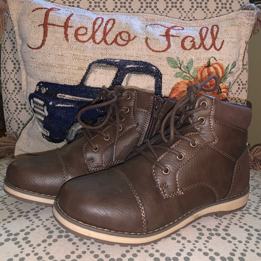 Kids brown dress boots